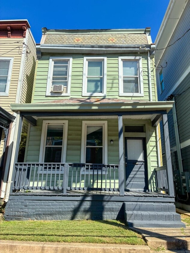 Primary Photo - Charming Fan District Home with Classic De...