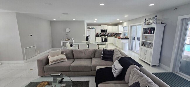 Foto del edificio - 288 NW 89th Ave