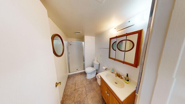 Foto del edificio - Cozy 3B2B located in a convenient area in ...