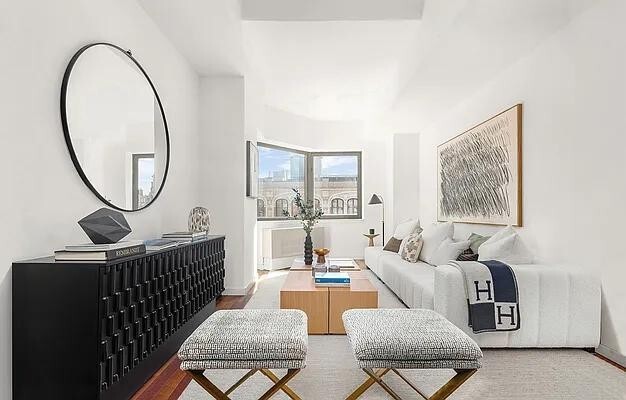 Building Photo - 121 E 23rd St