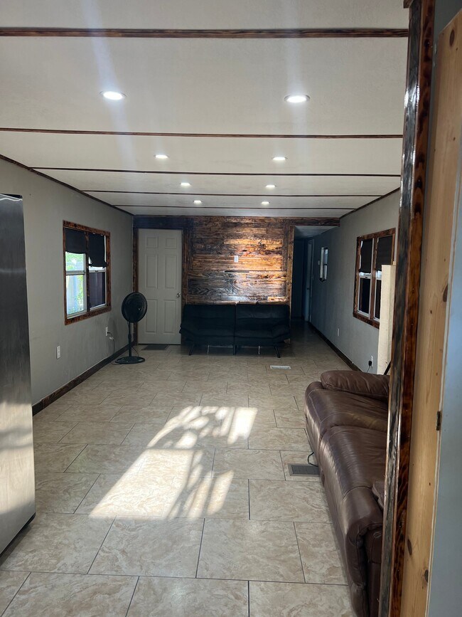 Foto del edificio - 5130 76th St N