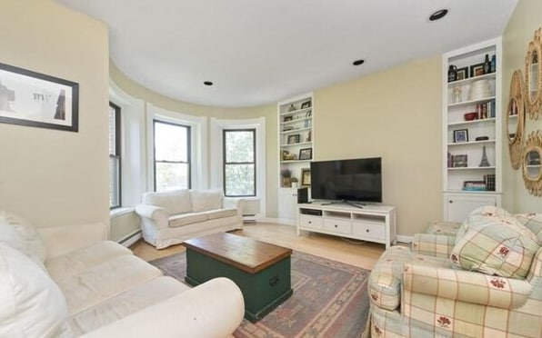 Building Photo - 19 Follen St