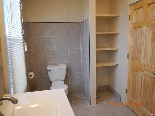 Building Photo - 3 Comstock Pl