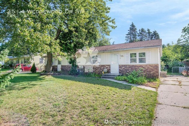 Building Photo - 3514 Wedgewood Dr SW