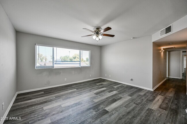 Foto del edificio - 424 W Brown Rd
