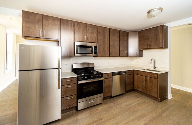 Building Photo - 3405 W Fullerton Ave