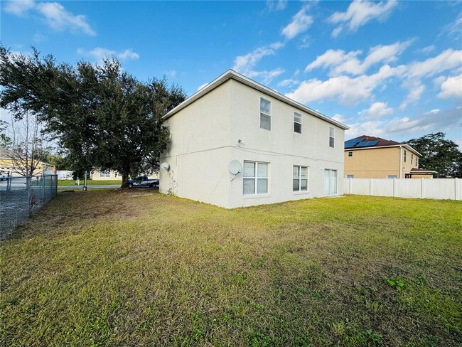 Building Photo - 820 Adour Dr