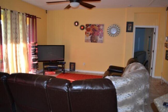 Building Photo - 12552 Hammock Pointe Cir