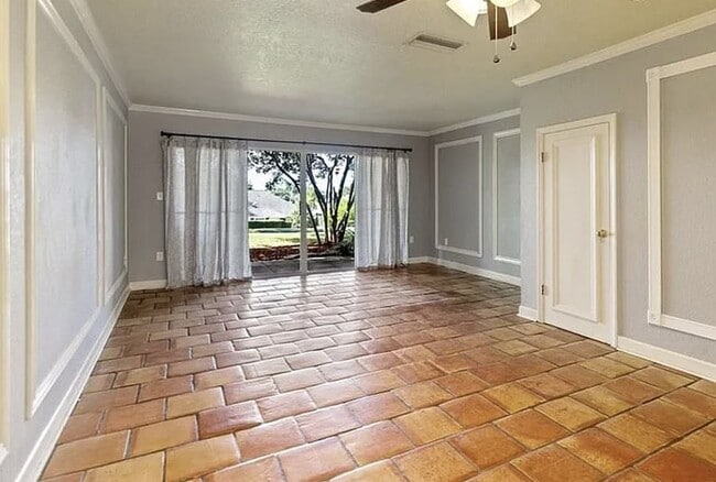 Foto del edificio - 1226 Villa Ln