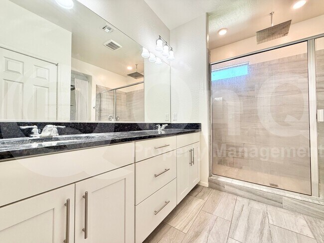 Foto del edificio - 3726 E Dogwood Dr