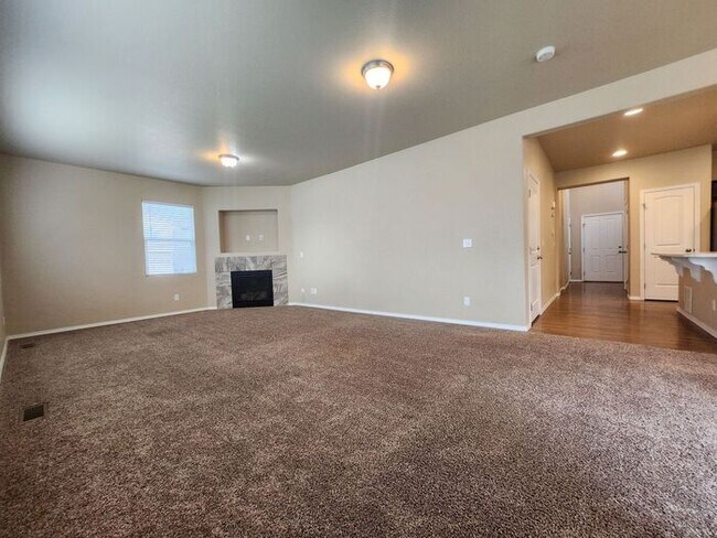 Building Photo - Spacious 3-Bedroom Home – Stunning Views &...