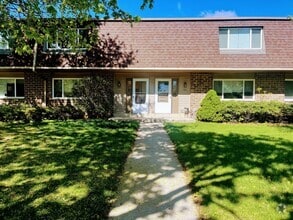 Building Photo - 112 Falls Rd
