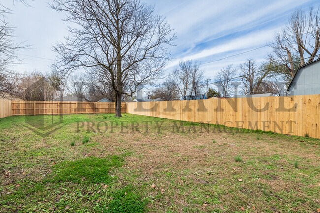 Foto del edificio - 1631 S Fern St