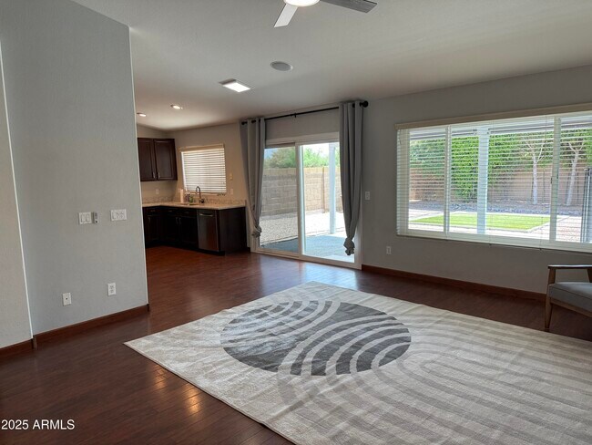 Foto del edificio - 4629 E Lavender Ln