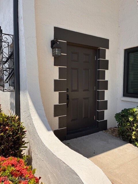 Foto del edificio - 4715 Santa Barbara Blvd