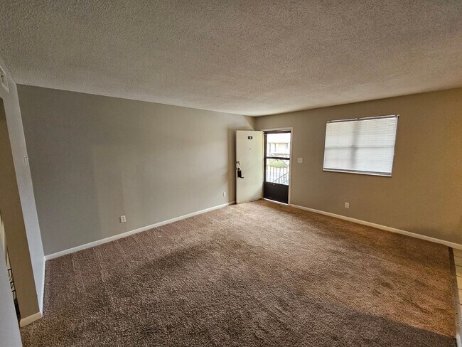 Foto del edificio - 1 Bedroom 1 Bath unit with a Lucky St. Patrick's Day Move in Special!