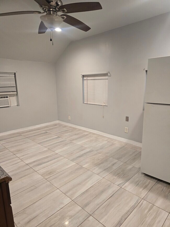 Foto del edificio - 2545 Britt Rd