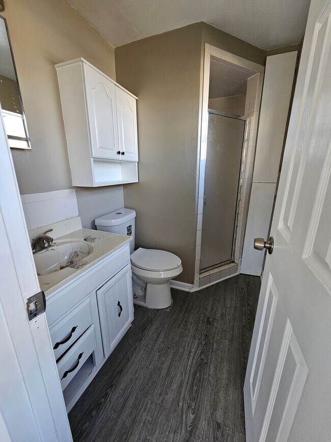 Building Photo - 5 Bedroom House Available in OKC