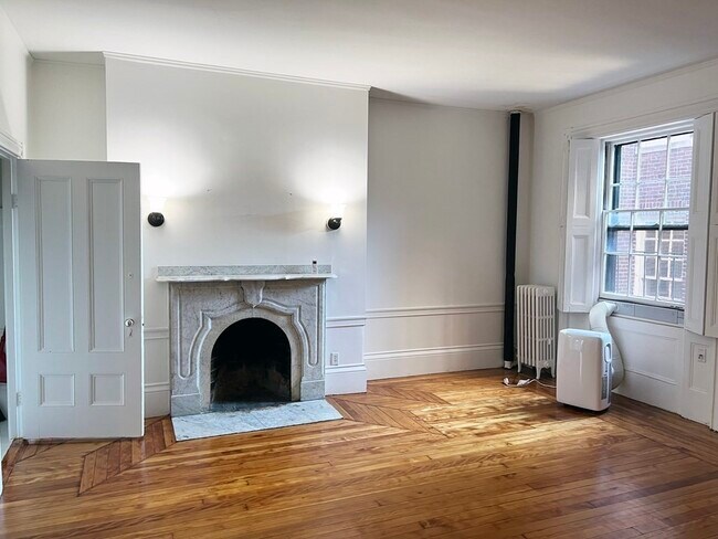 Building Photo - 1 Joy St