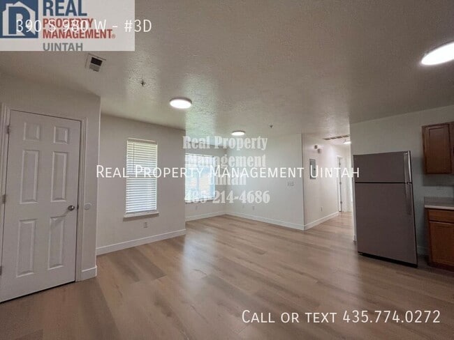 Building Photo - 390 980