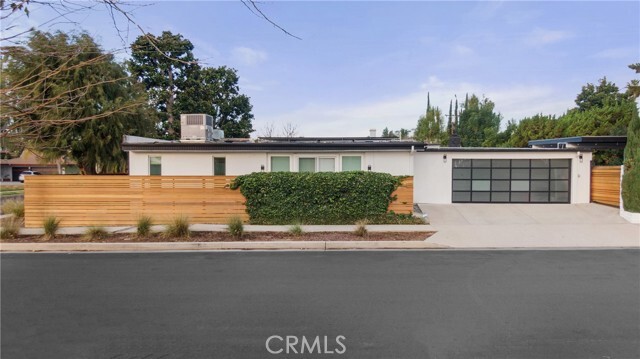 Foto principal - 17601 Romar St