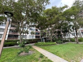 Building Photo - 4222 Inverrary Blvd