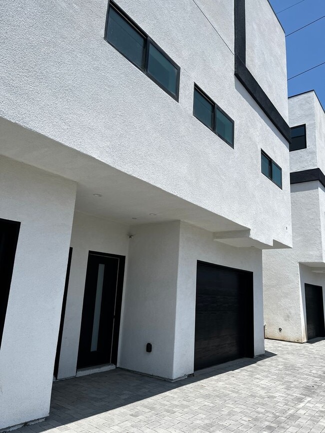 Photo - Lennox Apartment