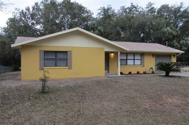 Building Photo - 9662 W Green Ln