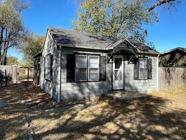 Building Photo - 425 S McComas St