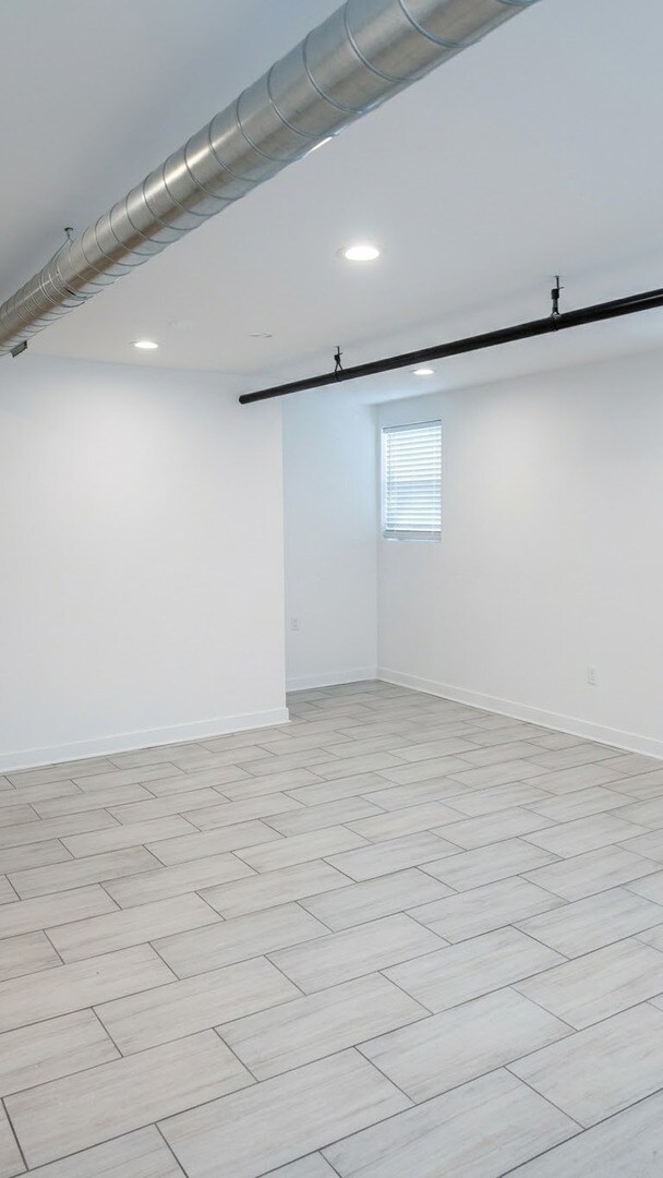 Building Photo - 7311 S Oglesby Ave