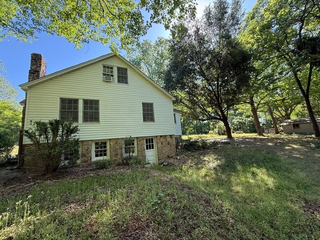 Building Photo - 3 Bedroom/1 Bath home for rent