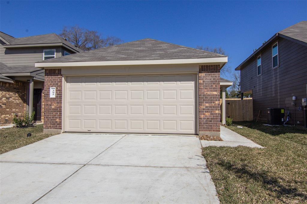 392 Upper Creek Dr, Willis, TX 77378 House Rental in Willis, TX