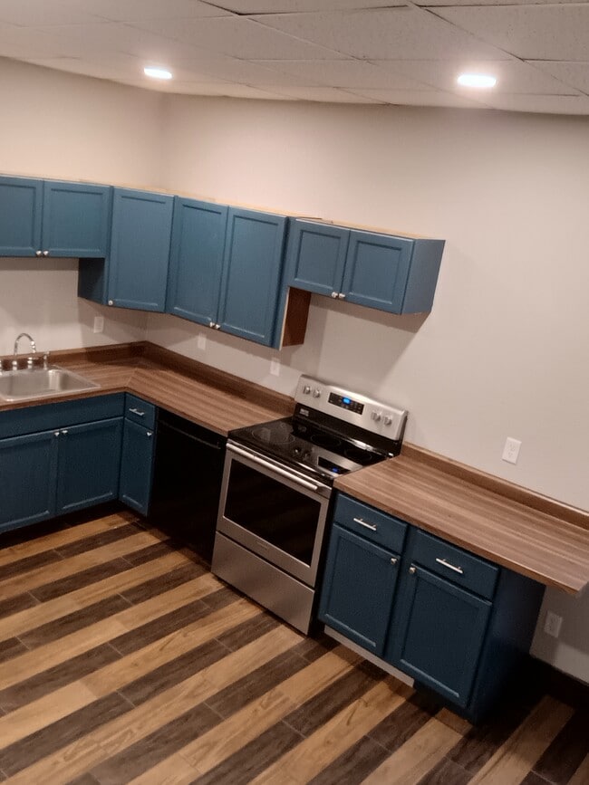 Kitchen - 1029 Highway 65
