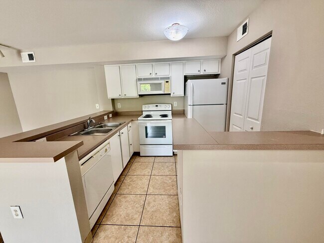 Foto del edificio - 181 SW Palm Dr