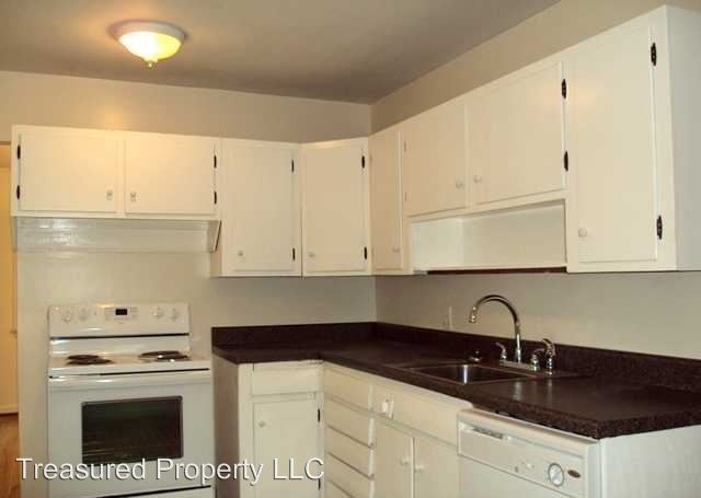 Building Photo - 304 Hickory Dr