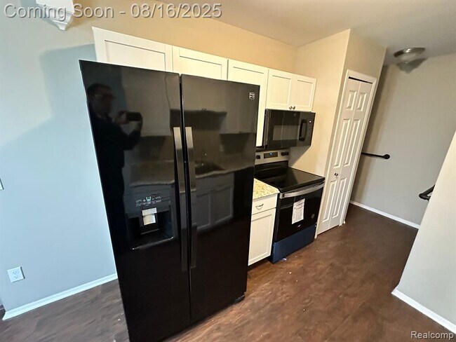 Foto del edificio - 39975 Crosswinds Rd