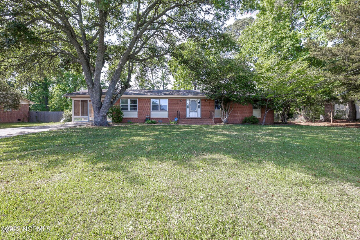 73 Vandergrift Dr, Jacksonville, NC 28540 House Rental in