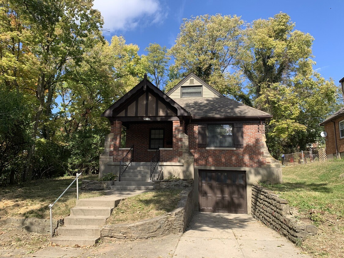 Primary Photo - 5038 W High St