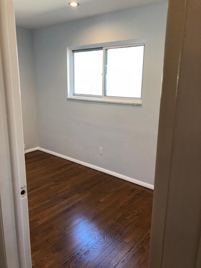 Second Bedroom - 3132 Vinsetta Blvd