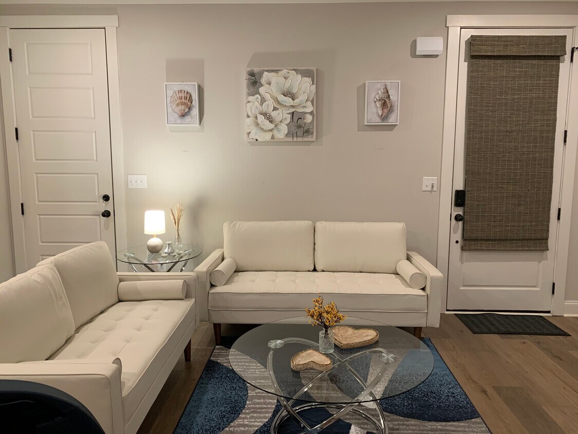 Foto principal - 425 Live Oak Dr