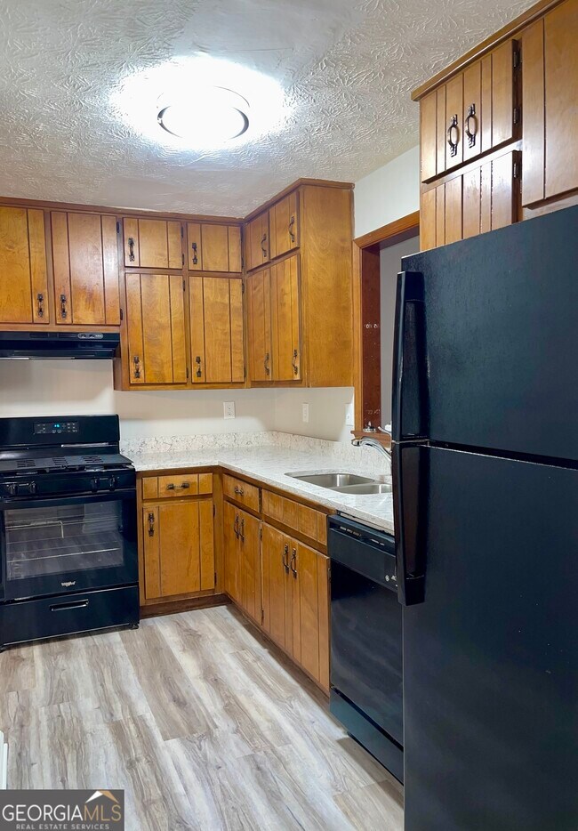 Foto del edificio - 5870 Sheldon Ct