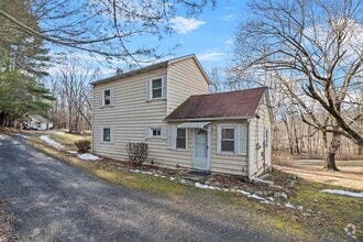 Building Photo - 180 Shoddy Hollow Rd