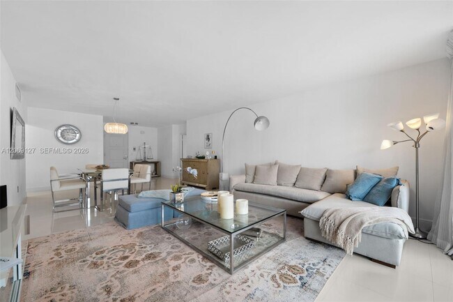 Foto del edificio - 9801 Collins Ave