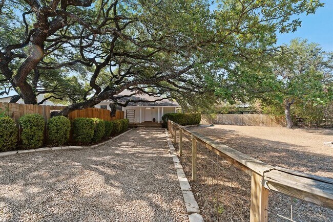Building Photo - 14805 General Williamson Dr