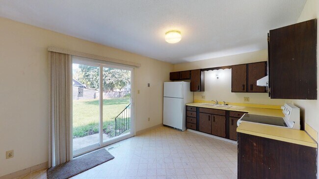 Foto del edificio - 3103 E 7th St