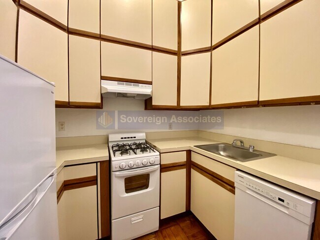 Building Photo - 306 West 107th Street