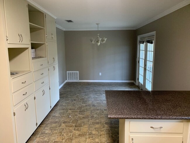 Foto del edificio - 3016 Burson Dr