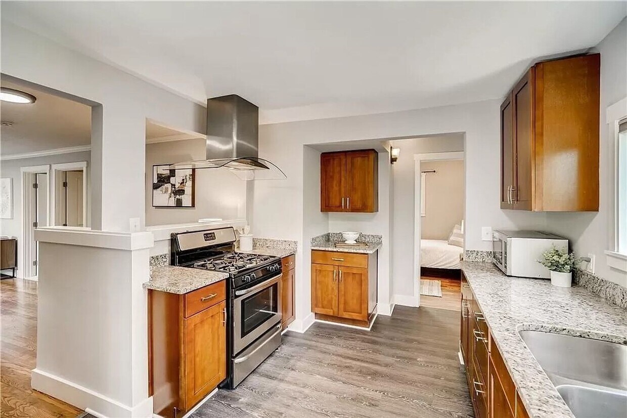 Primary Photo - 3 BED 1 BATH SINGLE FAMILY FOR RENT
