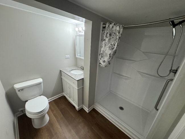 Foto del edificio - 5053 Speedway Rd