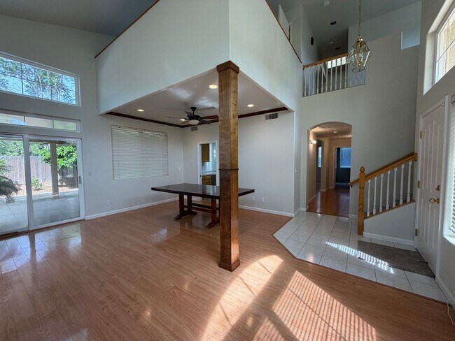 Foto del edificio - 5918 W Chennault Ave